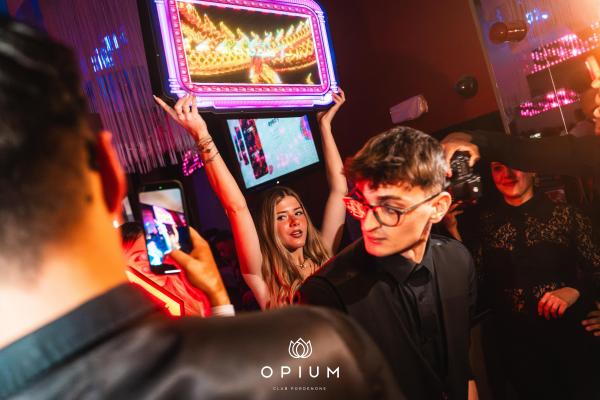 TAYLOR MEGA all'Opium Club, discoteca di Pordenone &ndash; foto 33