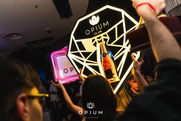 TAYLOR MEGA all'Opium Club, discoteca di Pordenone &ndash; foto 48
