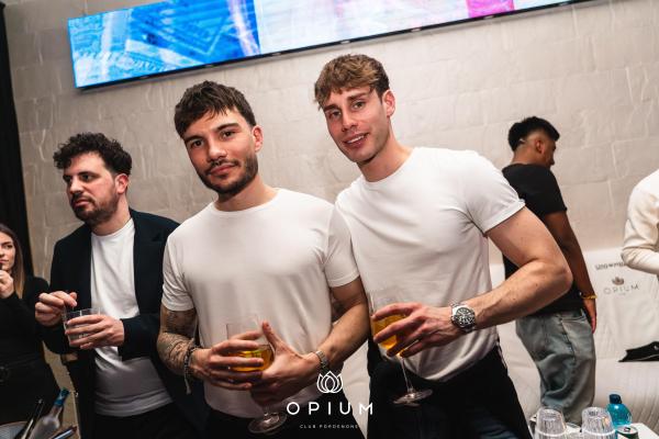 TAYLOR MEGA all'Opium Club, discoteca di Pordenone &ndash; foto 17