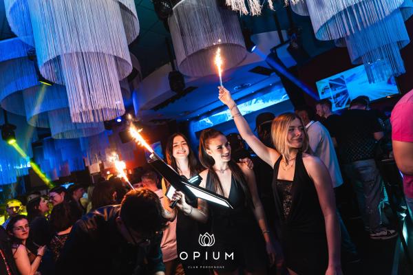 TAYLOR MEGA all'Opium Club, discoteca di Pordenone &ndash; foto 23