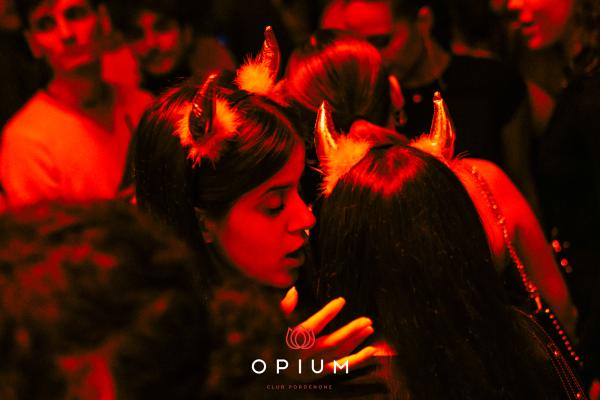 Halloween Italiano all'Opium Club, discoteca di Pordenone &ndash; foto 63