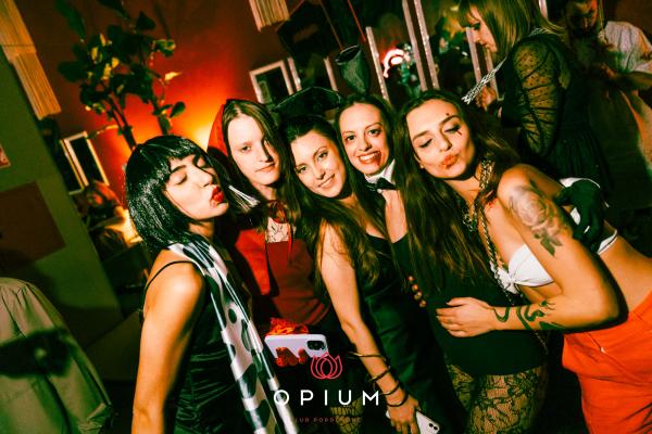 Halloween Italiano all'Opium Club, discoteca di Pordenone &ndash; foto 107