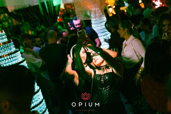 Halloween Italiano all'Opium Club, discoteca di Pordenone &ndash; foto 109
