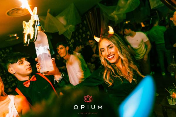 Halloween Italiano all'Opium Club, discoteca di Pordenone &ndash; foto 130