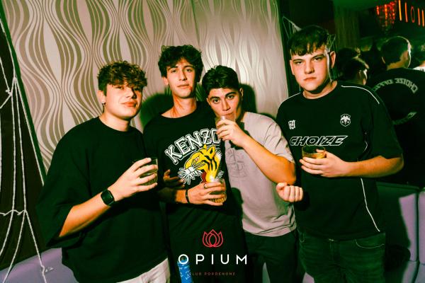 Halloween Italiano all'Opium Club, discoteca di Pordenone &ndash; foto 171