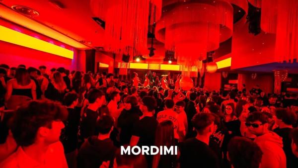 Mordimi all'Opium Club, discoteca di Pordenone &ndash; foto 3