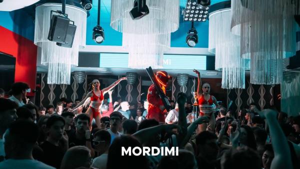 Mordimi all'Opium Club, discoteca di Pordenone &ndash; foto 24