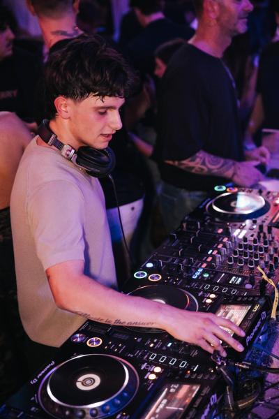 Opening Act all'Opium Club, discoteca di Pordenone &ndash; foto 55