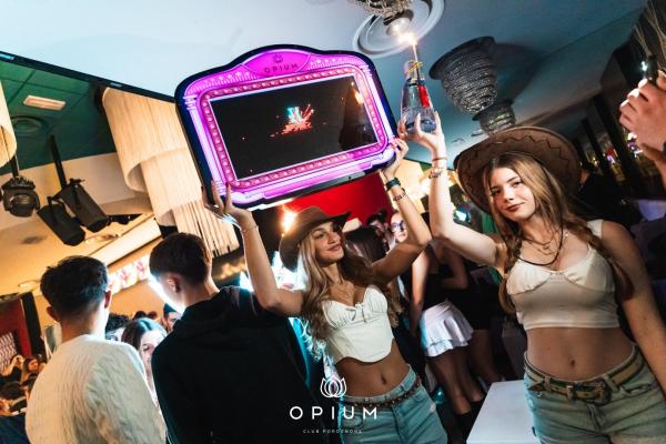 100 giorni all'Opium Club, discoteca di Pordenone &ndash; foto 54