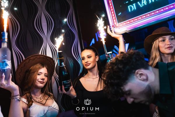 100 giorni all'Opium Club, discoteca di Pordenone &ndash; foto 84