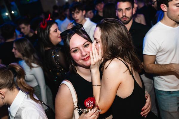 CARNEVALE ITALIANO all'Opium Club, discoteca di Pordenone &ndash; foto 24