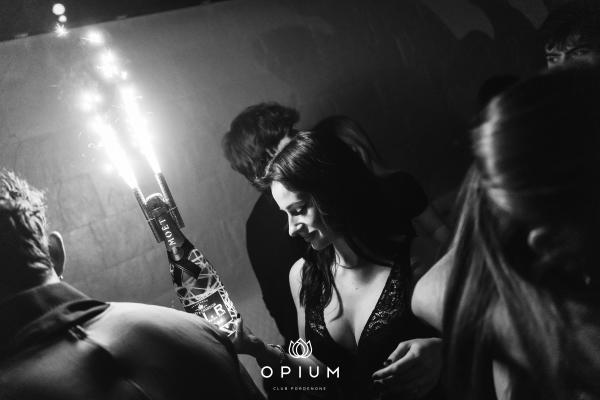 CARNEVALE ITALIANO all'Opium Club, discoteca di Pordenone &ndash; foto 31
