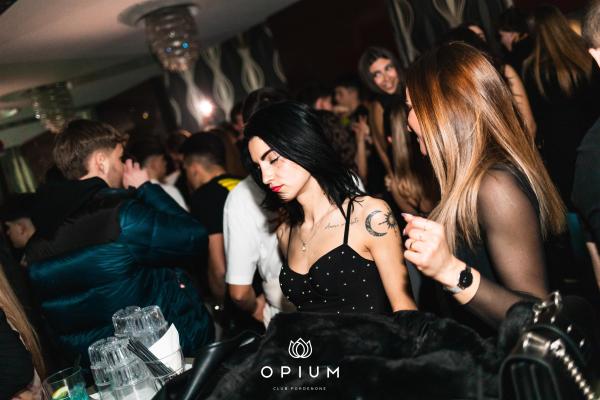 CARNEVALE ITALIANO all'Opium Club, discoteca di Pordenone &ndash; foto 42