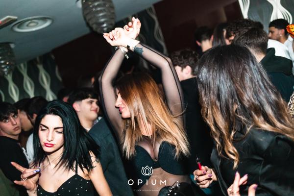 CARNEVALE ITALIANO all'Opium Club, discoteca di Pordenone &ndash; foto 45