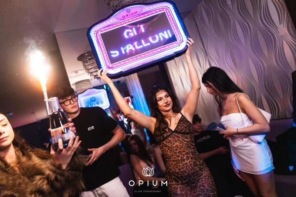 CARNEVALE ITALIANO all'Opium Club, discoteca di Pordenone &ndash; foto 77