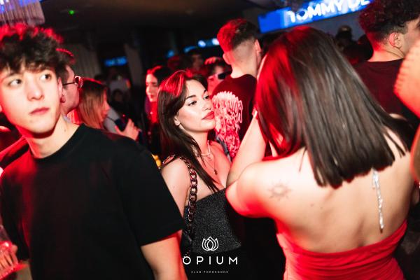 CARNEVALE ITALIANO all'Opium Club, discoteca di Pordenone &ndash; foto 80