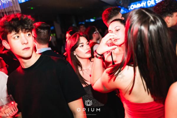 CARNEVALE ITALIANO all'Opium Club, discoteca di Pordenone &ndash; foto 81