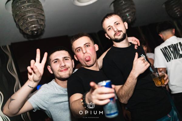 2000 HIT all'Opium Club, discoteca di Pordenone &ndash; foto 23