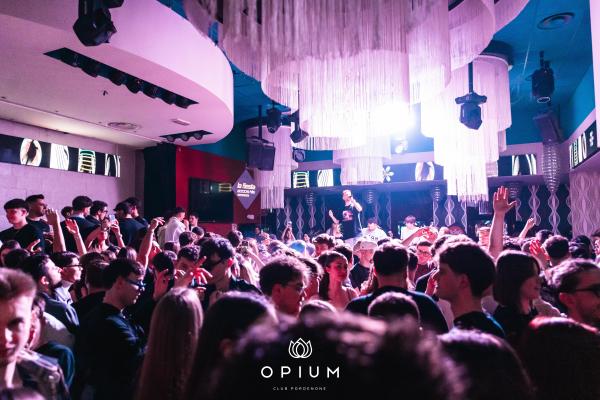 2000 HIT all'Opium Club, discoteca di Pordenone &ndash; foto 65
