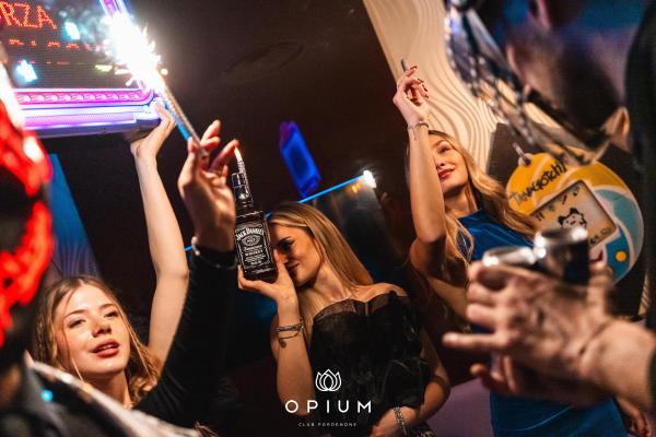 2000 HIT all'Opium Club, discoteca di Pordenone &ndash; foto 72