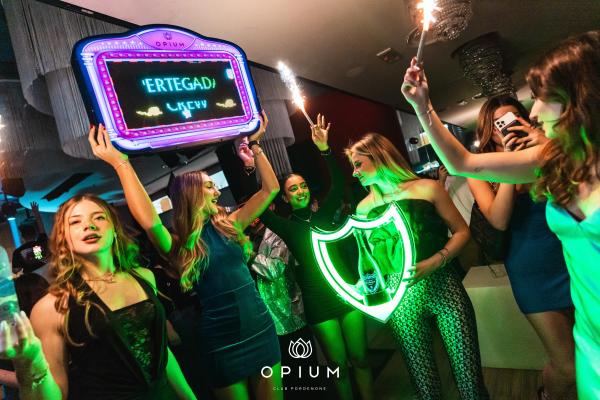 2000 HIT all'Opium Club, discoteca di Pordenone &ndash; foto 77