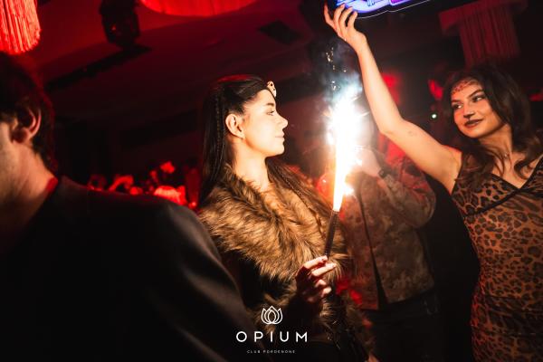 2000 HIT all'Opium Club, discoteca di Pordenone &ndash; foto 153